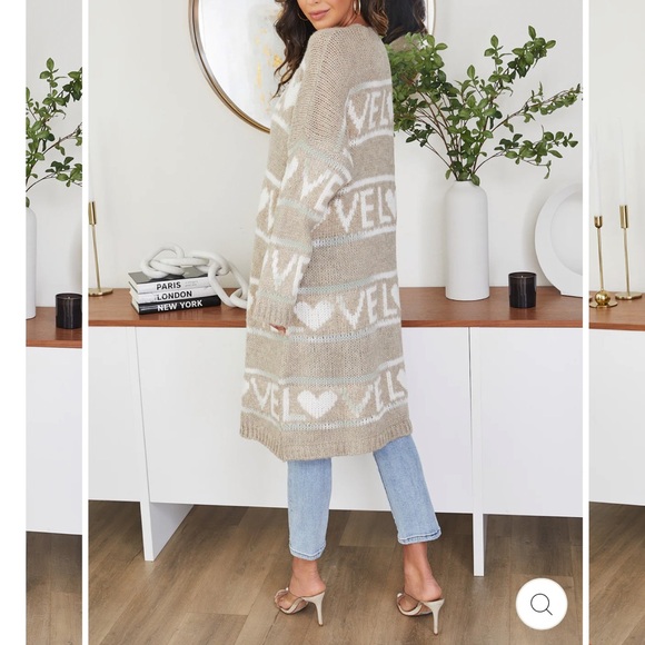 LOVE Sweater NWOT made in Italy 🇮🇹 - Picture 5 of 9